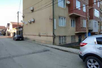 2-к квартира, 50 м², 1/6 эт.