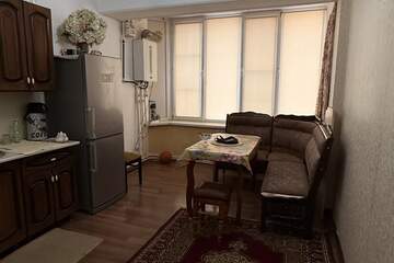 2-к квартира, 72 м², 1/10 эт.