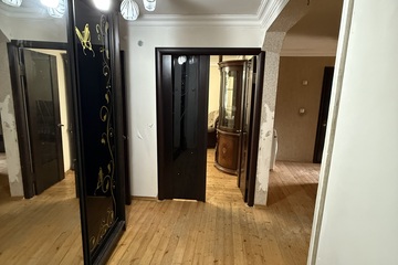 4-к квартира, 80 м², 5/5 эт.