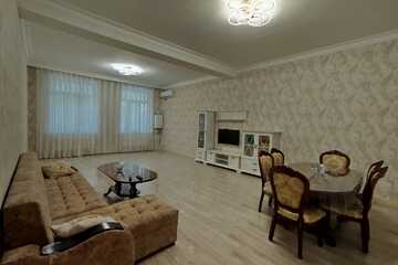 3-к квартира, 125 м², 2/3 эт.
